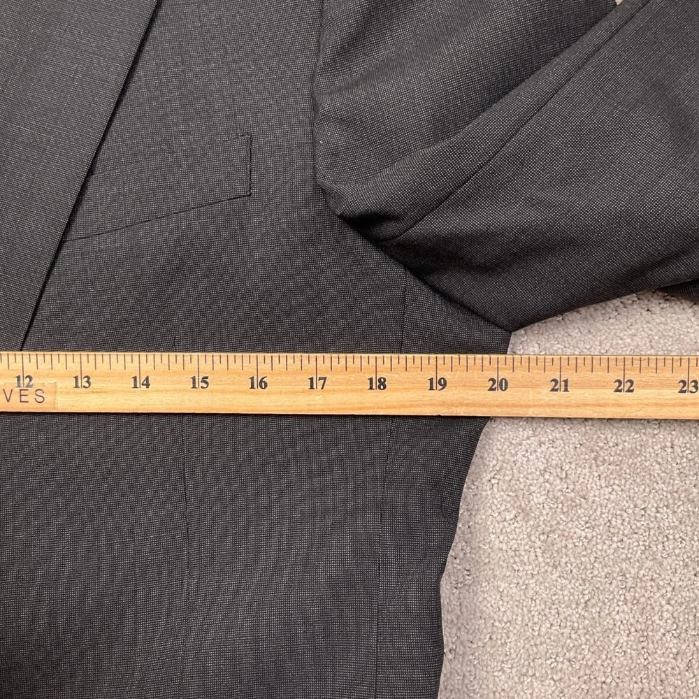 Jos A Bank Suit Mens 41R 33W Charcoal Gray 2 Button Neutral Corporate Office